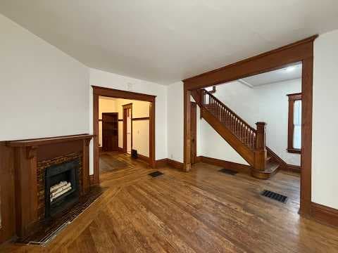 Kalamazoo House: 807 Normal Ct