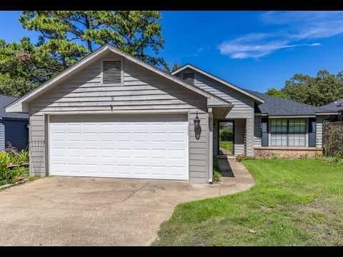 Daphne House: 9 Parma Dr.