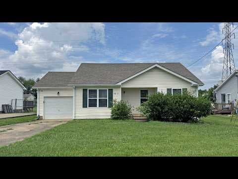 Oak Grove House: 1957 Timberline Circle