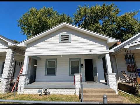 Evansville House: 656 E. Louisiana St.
