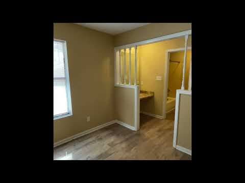 Fayetteville House: 7172 Evanston Street