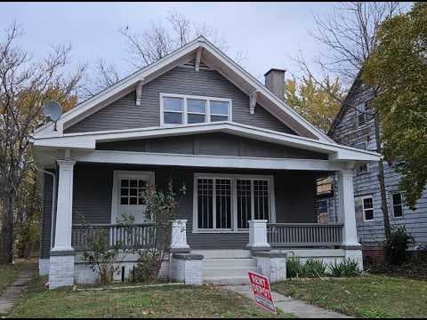 Evansville House: 804 Bayard Park Dr.
