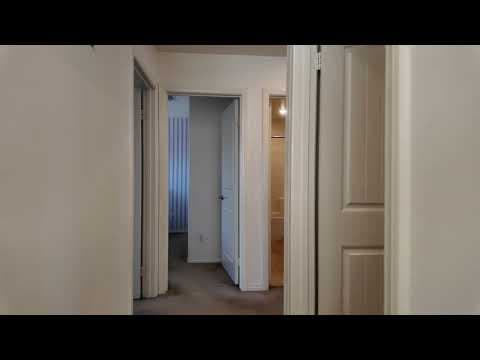 Eastvale House: 5910 Sendero Ave