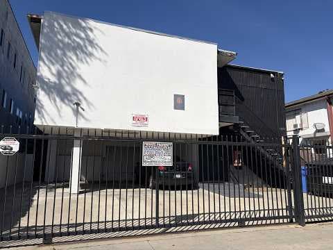Los Angeles House: 1029 N. Ardmore Avenue