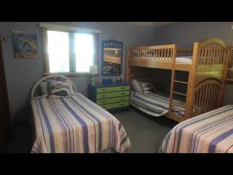 Carlos House: 9376 S Park Dr NE
