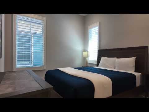 Irvine House: 126 Donati