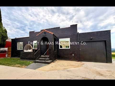 Long Beach House: 2245 Pine Ave.