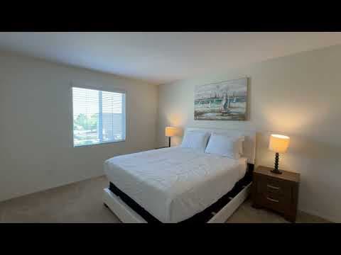 Rialto House: 630 W Woodcrest St