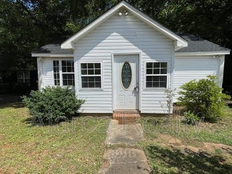 Charlotte House: 9333 Kendall Dr