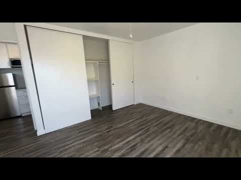 San Diego House: 1078-A Fuchsia Lane
