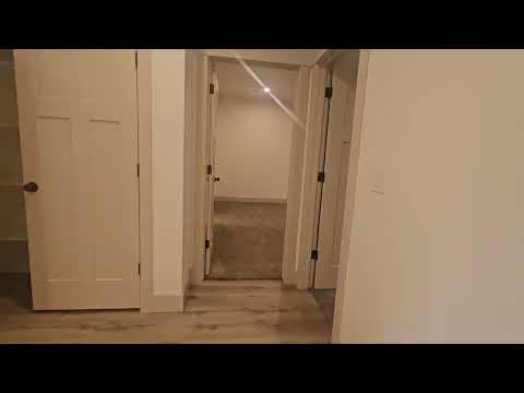 Menan House: 654 N 3511 E
