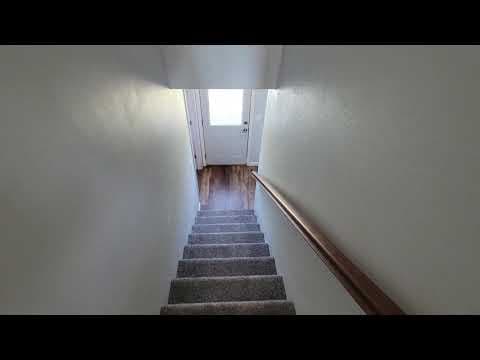 Pella Condo: 2256 Fairfax Dr