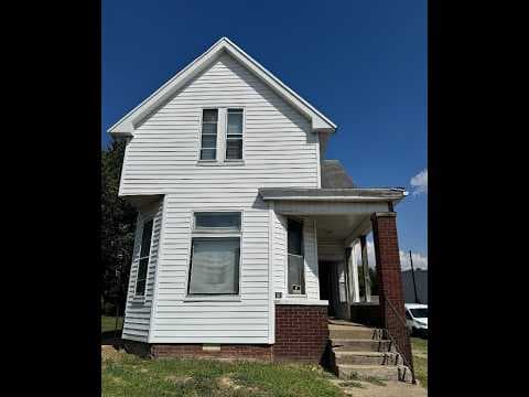 Evansville House: 1101 N Main St.