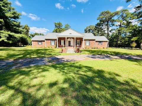 Lugoff House: 928 Ridgeway Rd.