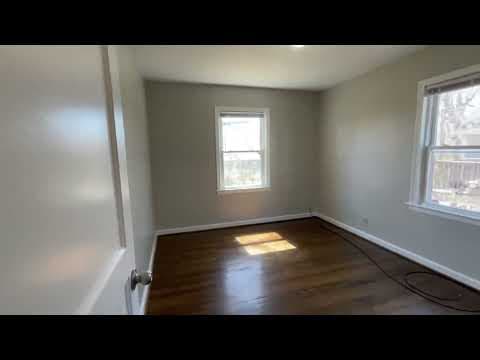 Kansas City House: 929 E 77th Ter