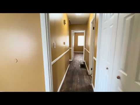 Birmingham House: 136 Winnetka Way