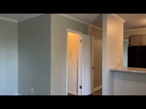 Fayetteville House: 5858-D Century Oaks Drive