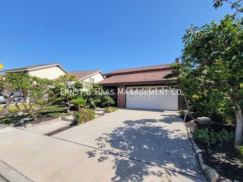 La Palma House: 5692 Vinevale Cir.