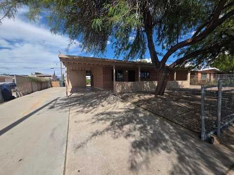 Tucson House: 3807 E Dover Stravenue
