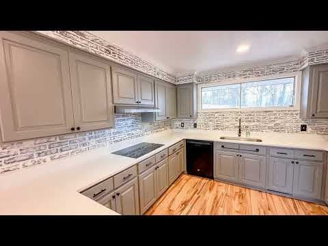 Columbus House: 323 Forrest Glen Rd