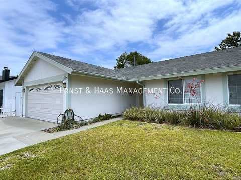 Huntington Beach House: 17182 Berlin Lane