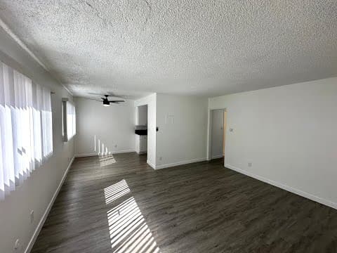 Los Angeles House: 1426 South Point View