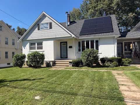 Waterbury House: 76 Rosemount Ave