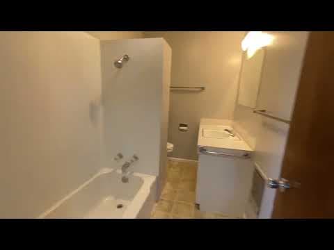 Valley City House: 815 3rd St SW