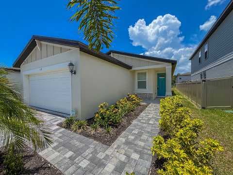 Nokomis House: 137 Whiteland Bend