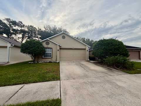 Jacksonville House: 8311 Oak Crossing Drive West