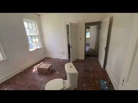Jackson House: 354 Fredrica Avenue