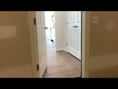 Harrisburg House: 7860 Oak Brook Dr