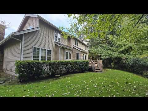 Redmond House: 16323 NE 50th Way