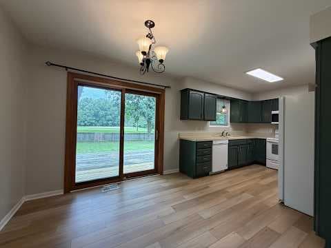 Portage House: 2340 Quincy Ave