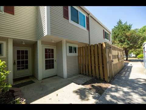 Chapel Hill House: 220 Elizabeth St