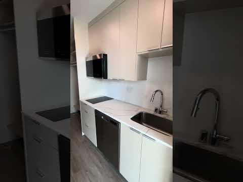 Seattle Condo: 3084 SW Avalon Way