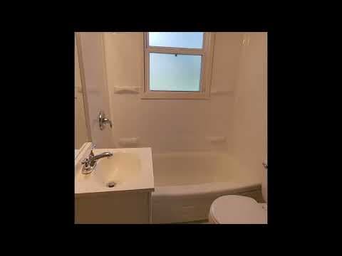 Blue Springs House: 401 SW 13th St