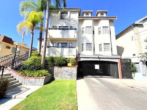 North Hollywood House: 5233 Cartwright Avenue