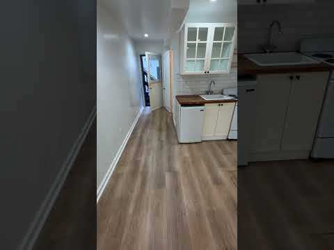 Emeryville House: 4325B Essex Street