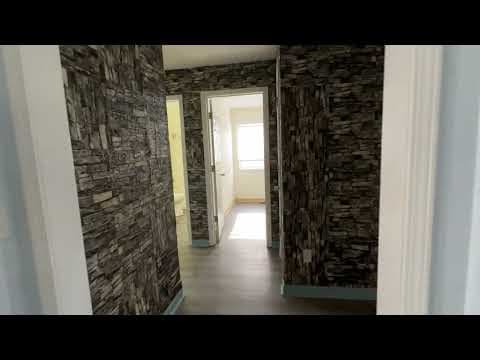 Fort Wayne House: 906 Autumn Ridge Lane