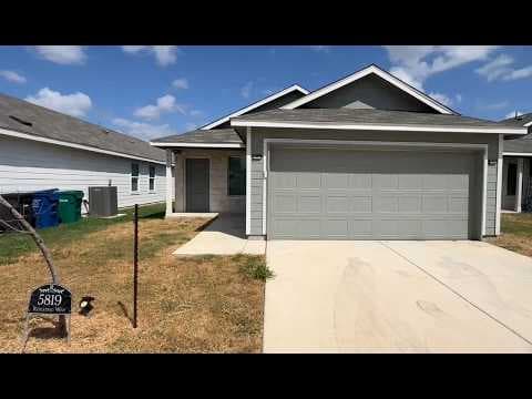 Von Ormy House: 5819 Repeating Way