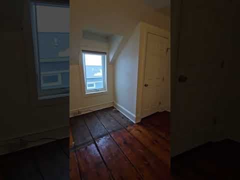 Burlington Condo: 432 Colchester Avenue