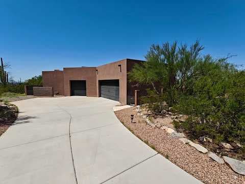 Marana House: 13037 N Red Quail Place