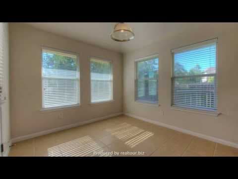 Austin House: 225 Lexington Dr