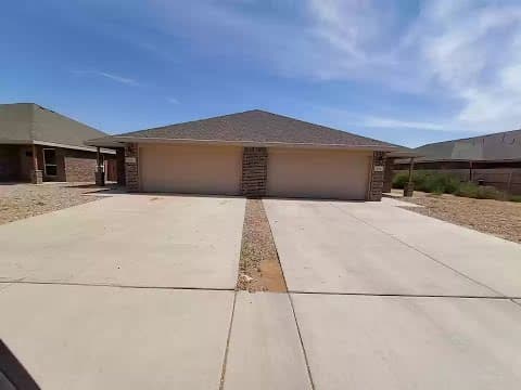 Lubbock Townhome: 1102 N. Englewood Ave.