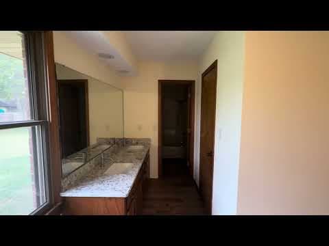 Springfield House: 1141 E Cambridge St