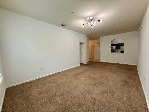 Jacksonville House: 10550 Baymeadows Road