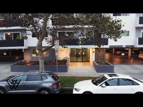 Los Angeles Condo: 616 North Sweetzer Avenue