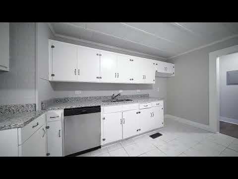 Forestdale House: 828 Clover Dr