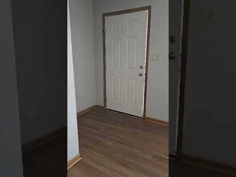 Hillsboro Condo: 205 1/2 John St.